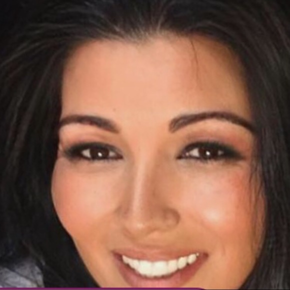 Meet your Posher, Cindy - Picture 1 of 1